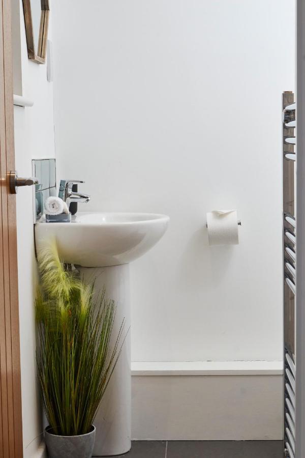 The Nutcracker Suite - Self Check-In, Self-Catering Apartment For East Midlands Airport Kegworth Dış mekan fotoğraf